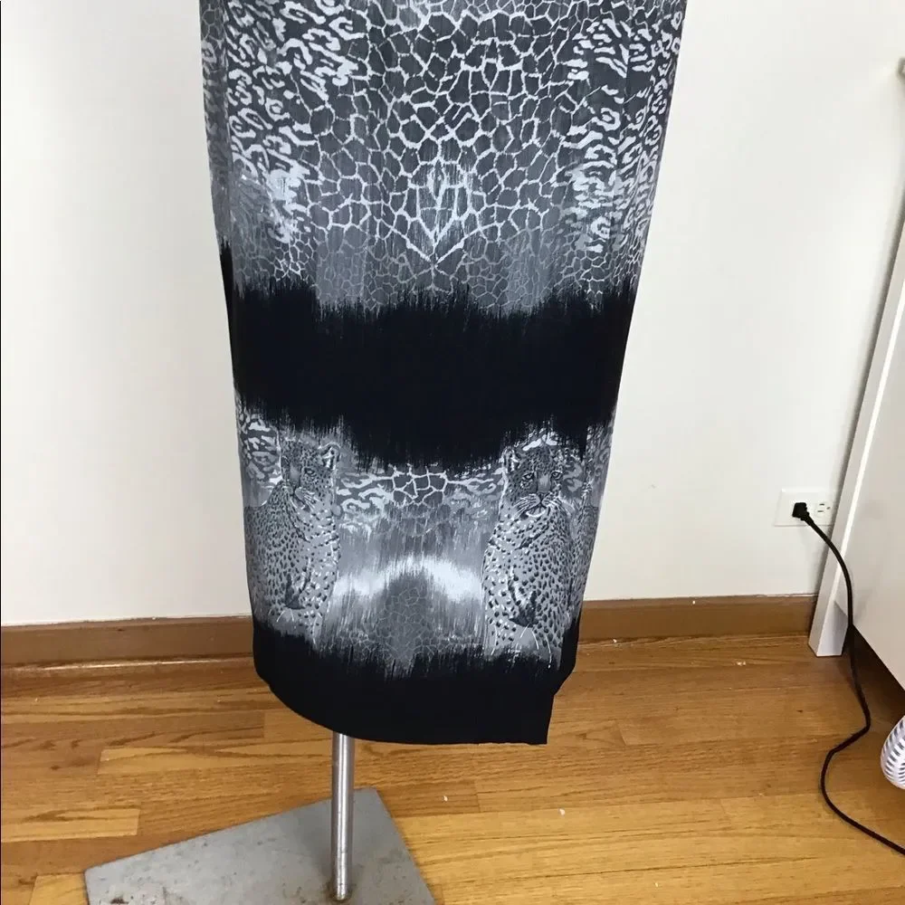 Gianni gray 2 pc skirt and top set size 12.